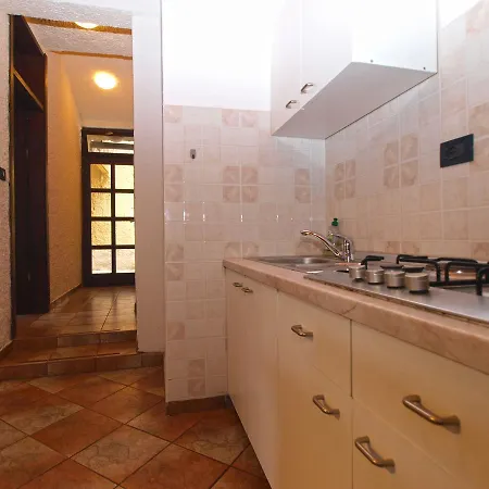 Apartment Nenad 1720 *