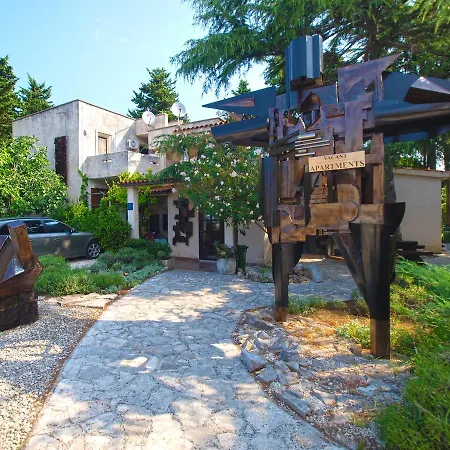 Nenad 1720 Apartment