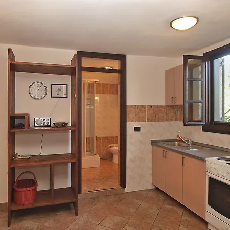 Apartment Nenad 1720 Premantura
